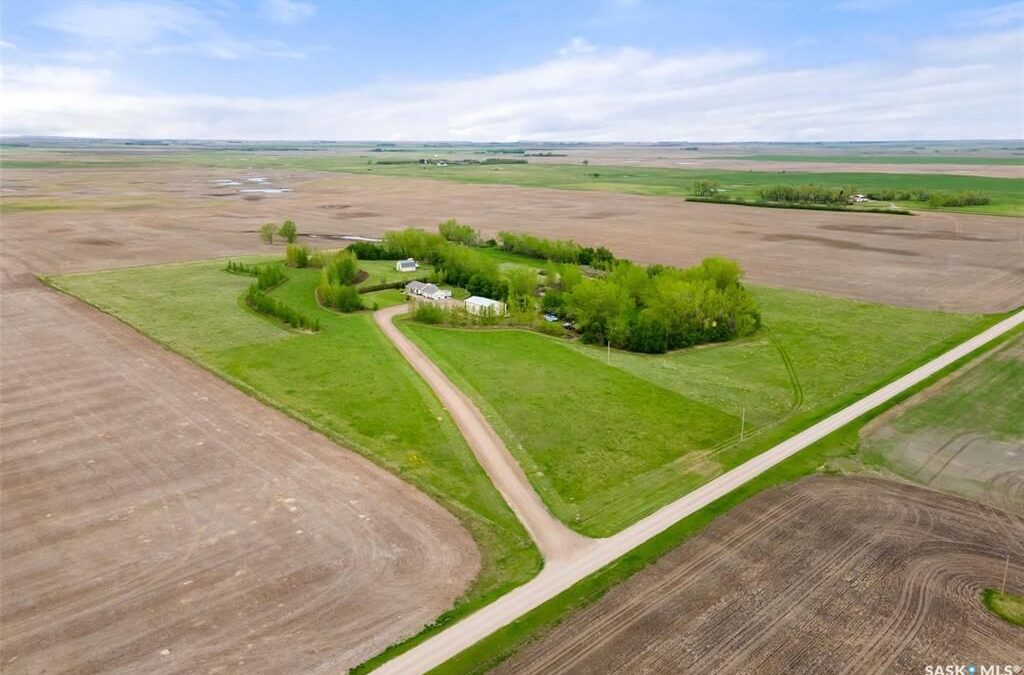 NEW LISTING – Gorgeous 1,712 sp ft 3 bed, 3 bath bungalow situated on 30 acres near Lumsden, SK!
